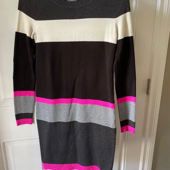 Boutique purchased sweater dress - Picture 7 of 7